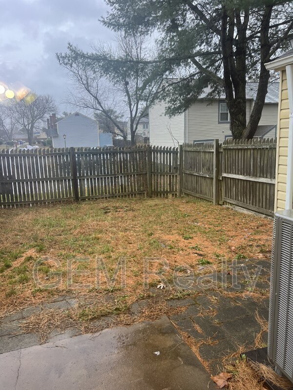 Building Photo - 2214 Hamway Dr
