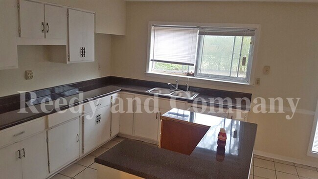 Building Photo - 2864 Randy Cove