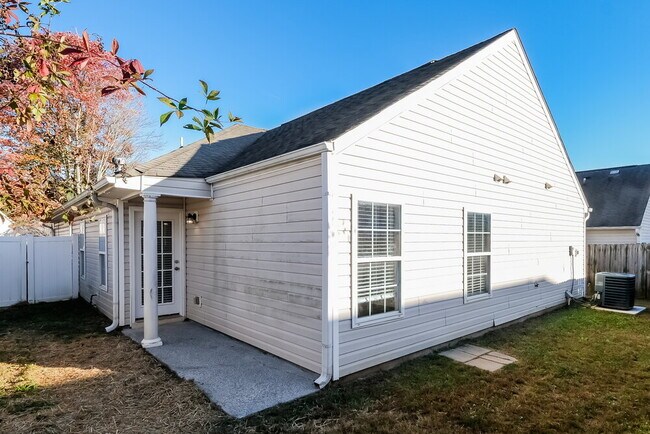 Building Photo - 5 Hill Crest Cir