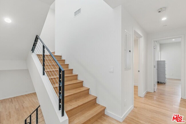 Building Photo - 2610 Corralitas Dr