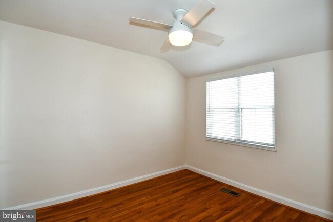 Building Photo - 3737 Ingalls Ave