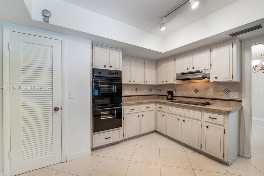 Building Photo - 7970 SW 146th St