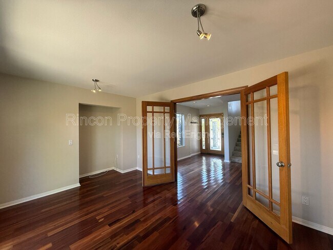 Building Photo - 2462 Pierpont Blvd