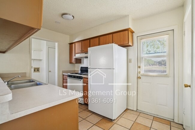 Building Photo - 6607 Cherryleaf St