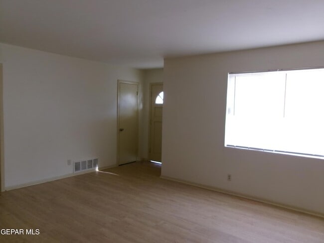 Building Photo - 8005 Edgemere Blvd