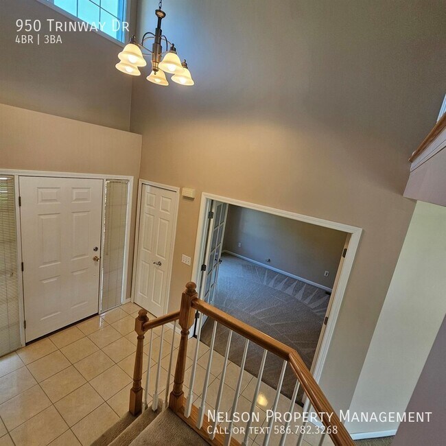 Building Photo - 950 Trinway Rd