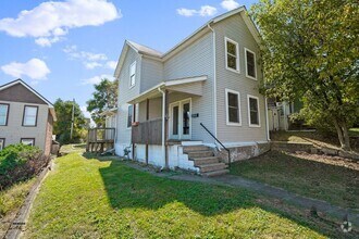 Building Photo - Quality 2 Bed 1.5 Bathrooms Home - Availab...