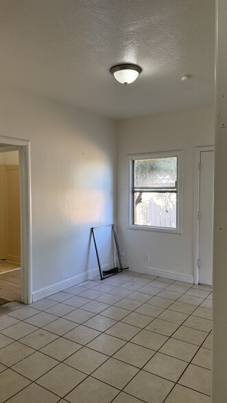 Building Photo - 202 Roselawn Ave