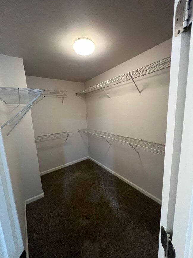Building Photo - NOW READY! 3 bed 2.5 bath townhome in Duluth!