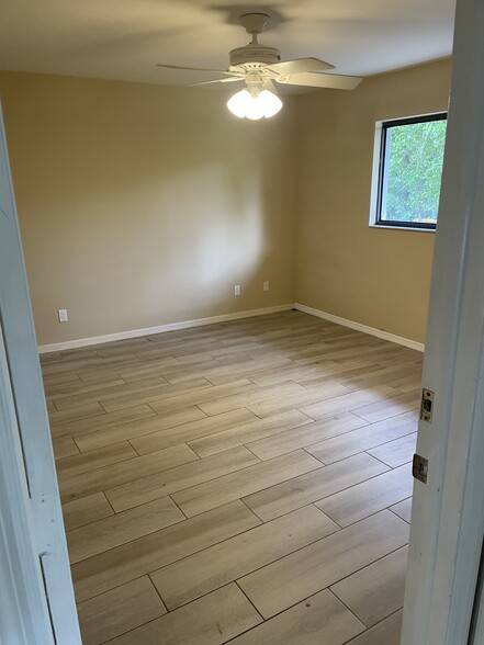 Building Photo - 2584 Longboat Dr