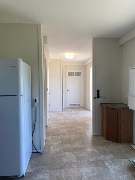 Building Photo - 17020 Meridian Blvd