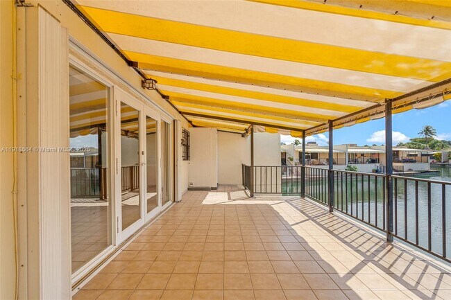 Building Photo - 15504 Sharpecroft Dr