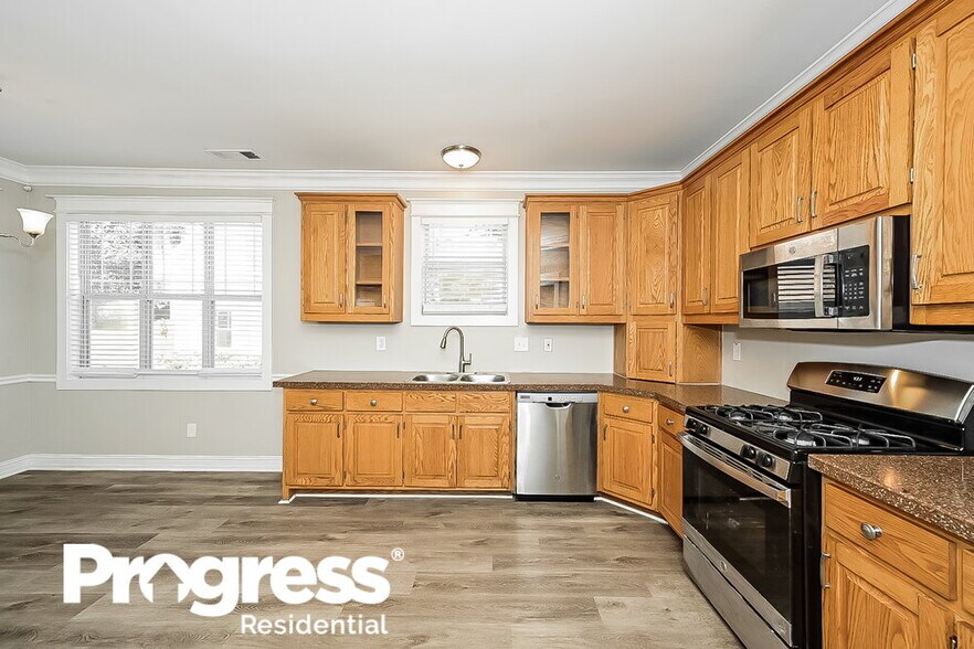 Building Photo - 120 Memory Ln