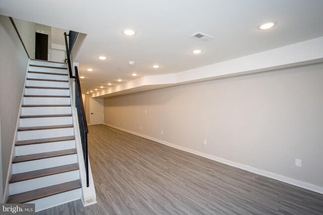 Building Photo - 1214 E Fletcher St