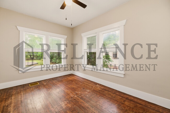 Building Photo - 1425 S Laura Ave