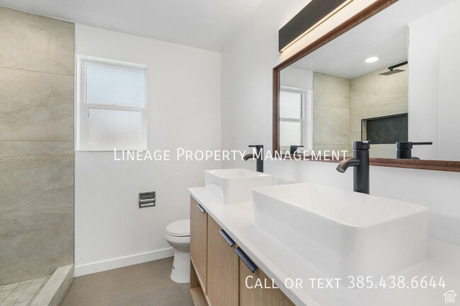 Building Photo - 286 Downington Ave S