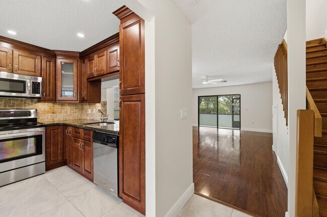 Building Photo - 454 Westree Ln