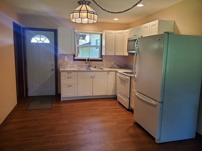 Building Photo - 2541 58th St