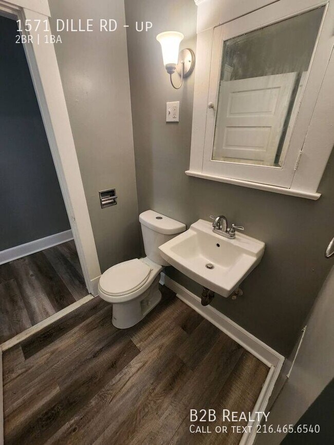 Building Photo - 1571 Dille Rd