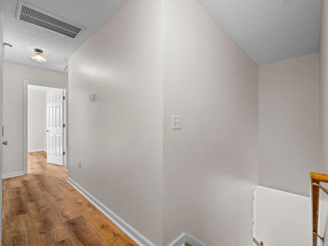 Building Photo - 217 Derby Downs Dr
