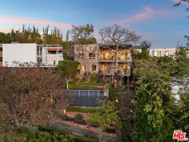 Building Photo - 1415 Summitridge Dr