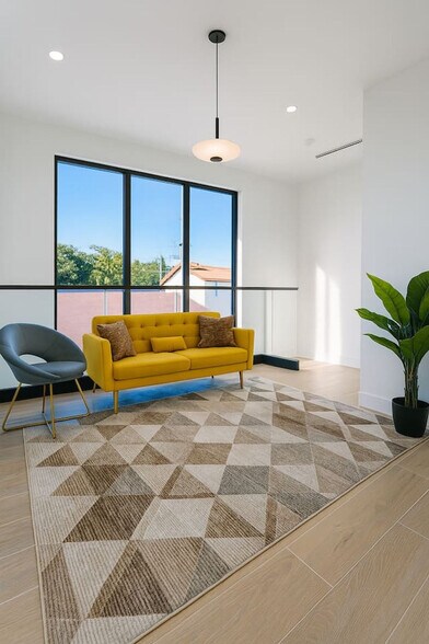 Building Photo - 1812 Miami Rd