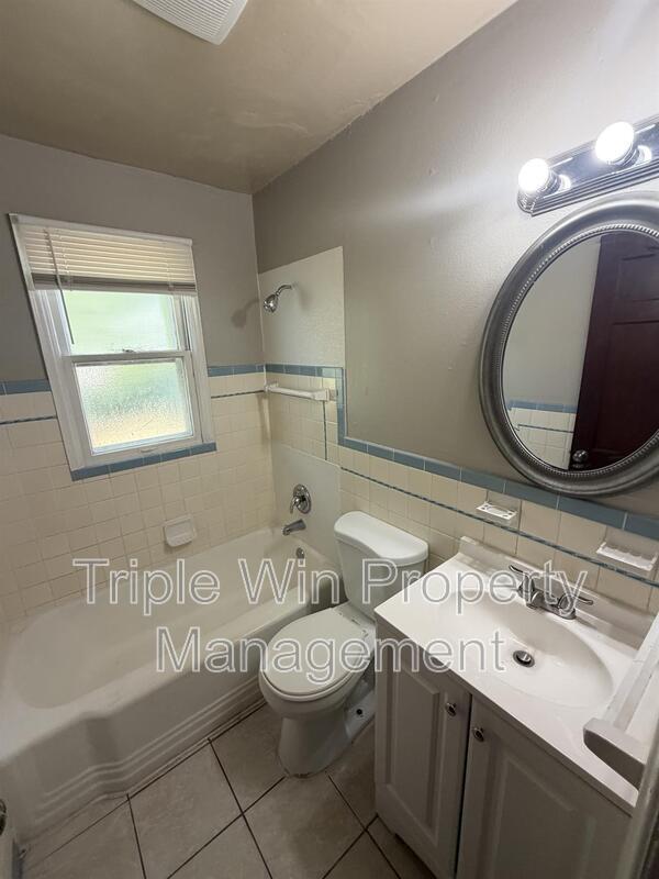 Building Photo - 7417 Pleaseway Dr