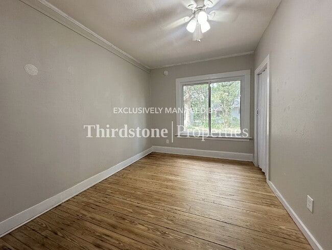 Building Photo - 920 Alderside St