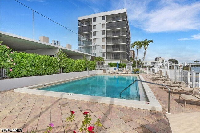 Building Photo - 10420 Gulf Shore Dr