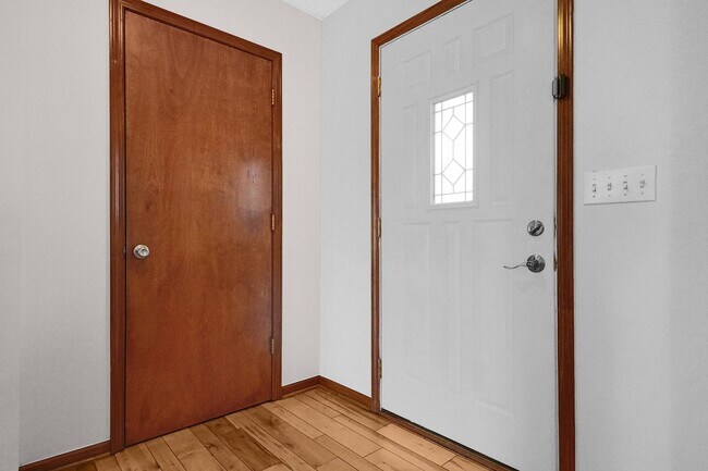 Building Photo - 3 Bedroom Home For Rent