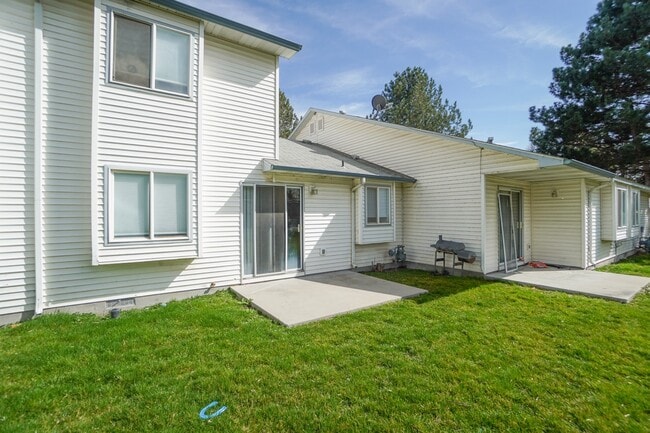 Building Photo - 231 N Paradise Ave