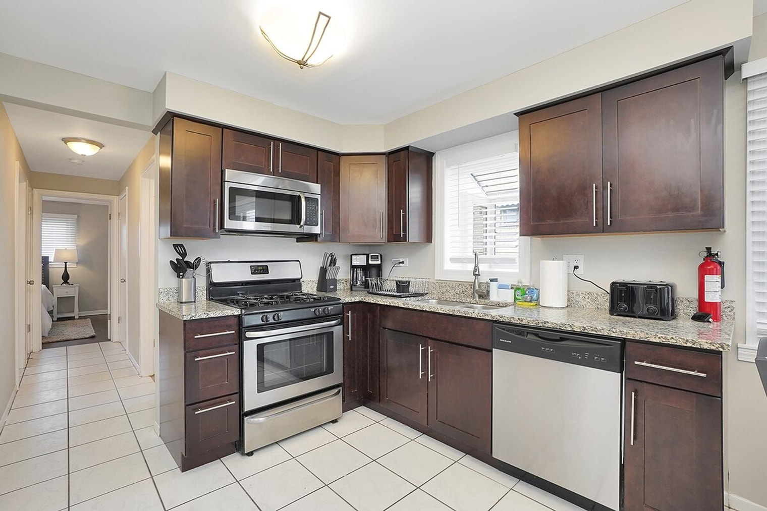 Building Photo - 4552 Kenilworth Ave