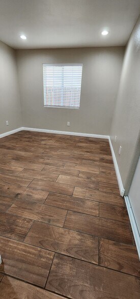 Building Photo - 10405 Anzac Ave