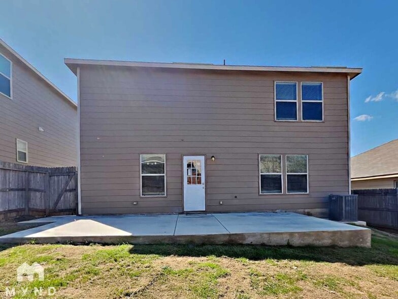 Building Photo - 11331 Fine Design