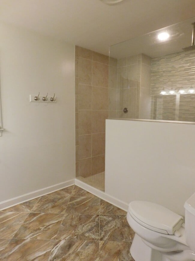 Building Photo - 278 Gatewood Dr