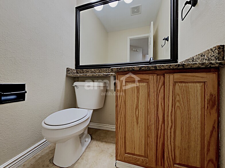 Building Photo - 950 Quarterhorse Trl