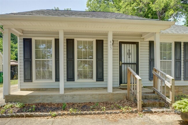 Building Photo - 405 N Summit Ave
