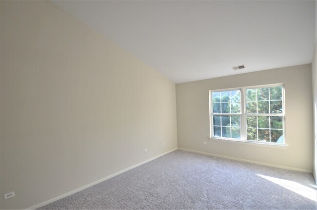 Building Photo - 2843 Rutland Cir