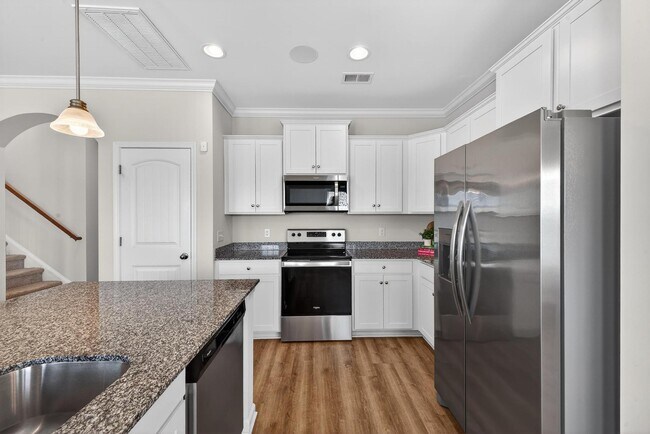 Building Photo - 255 Mansell