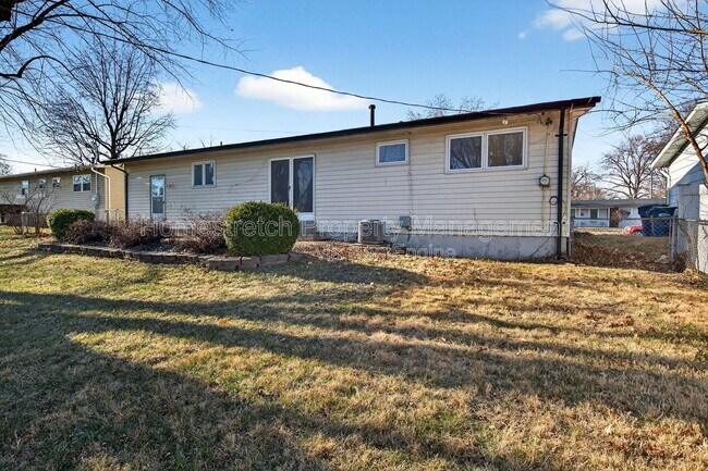 Building Photo - 2060 Loveland Dr