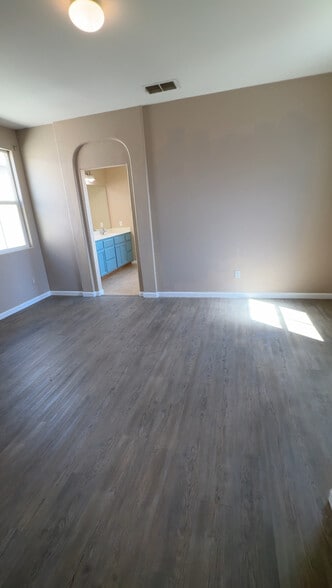 Master bedroom - 8842 Adur Rd