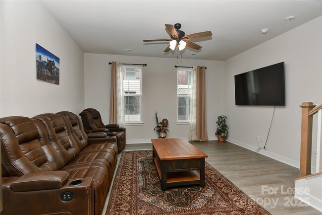 Primary Photo - 421 Spearfield Ln