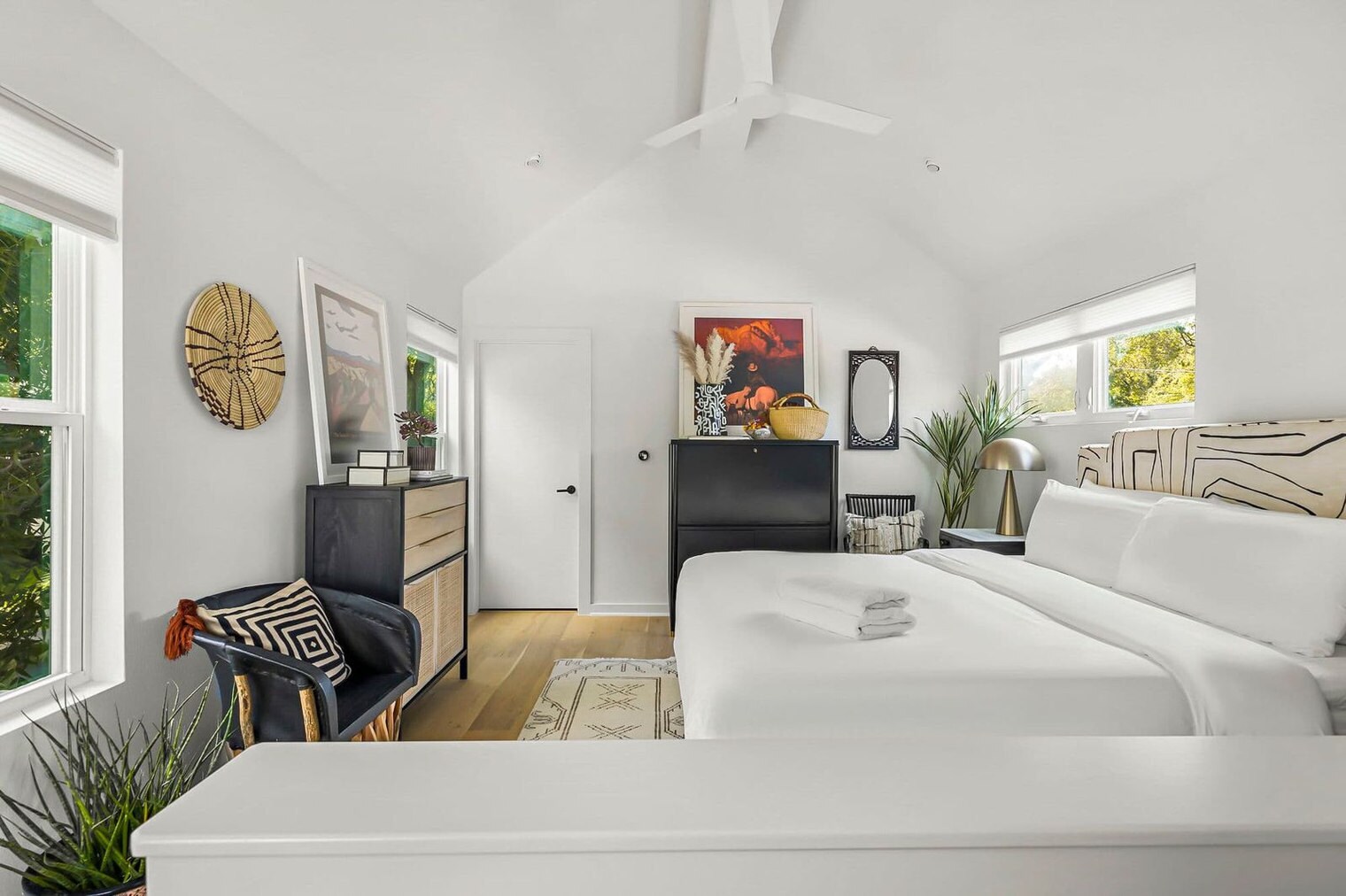 Building Photo - 2000 Riverview St