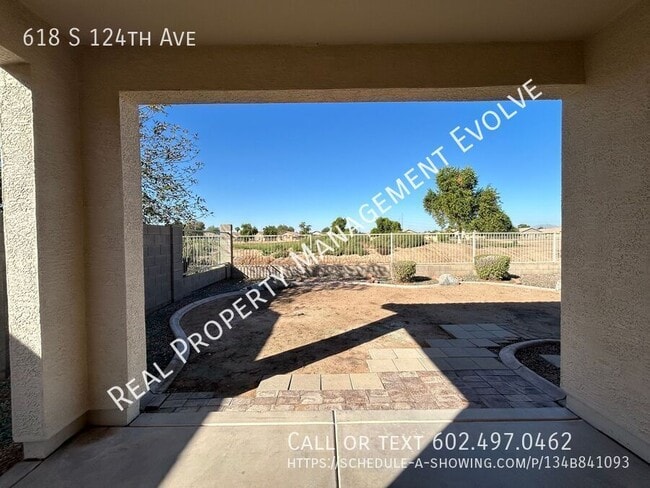 Building Photo - 618 S 124th Ave