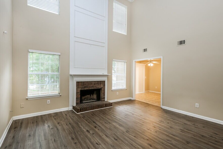 Building Photo - 3532 Quiet Creek Ct SW