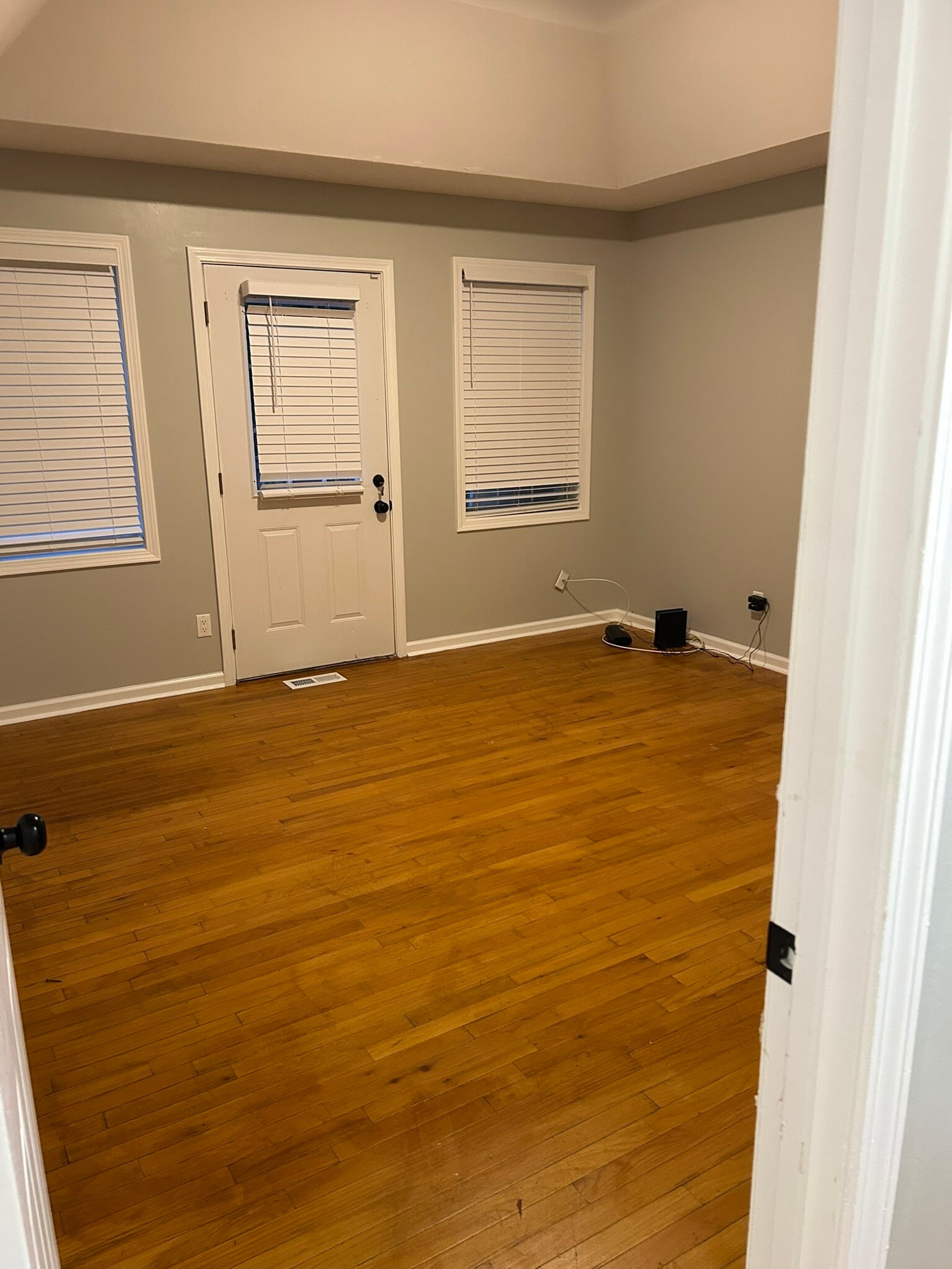 Master Bedroom - 345 Ashland Manor Dr