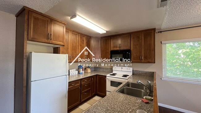 Building Photo - 5555 Keoncrest Cir