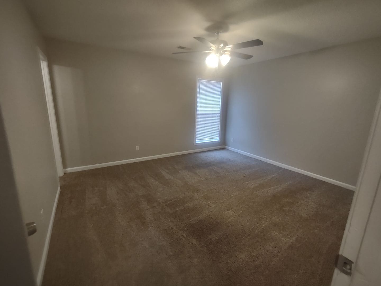Building Photo - 3914 Winwood Dr