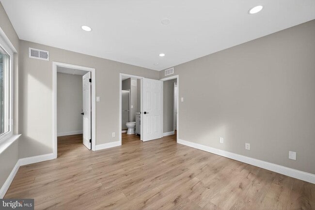 Building Photo - 306 The Woods