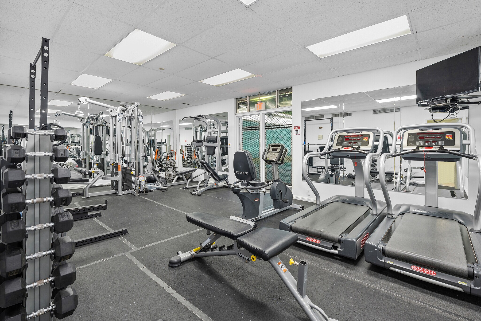 Building Photo - 10535 Wilshire Blvd